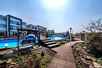 Water Garden Resort Jeju 2*,